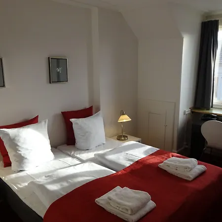 シティ ネボ ホテル 2*