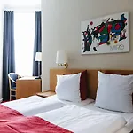 尼波城市酒店